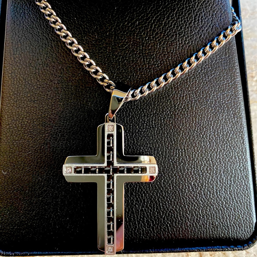 Men’s 18” silver chain & stainless steel cross